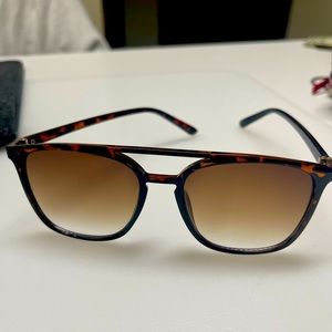 Banana republic unisex Sunglasses